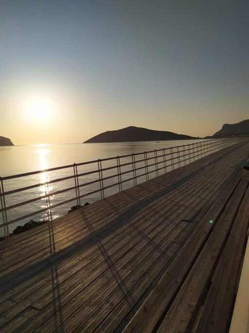 Modern Studio Next To The Sea! Pórto Ráfti エクステリア 写真